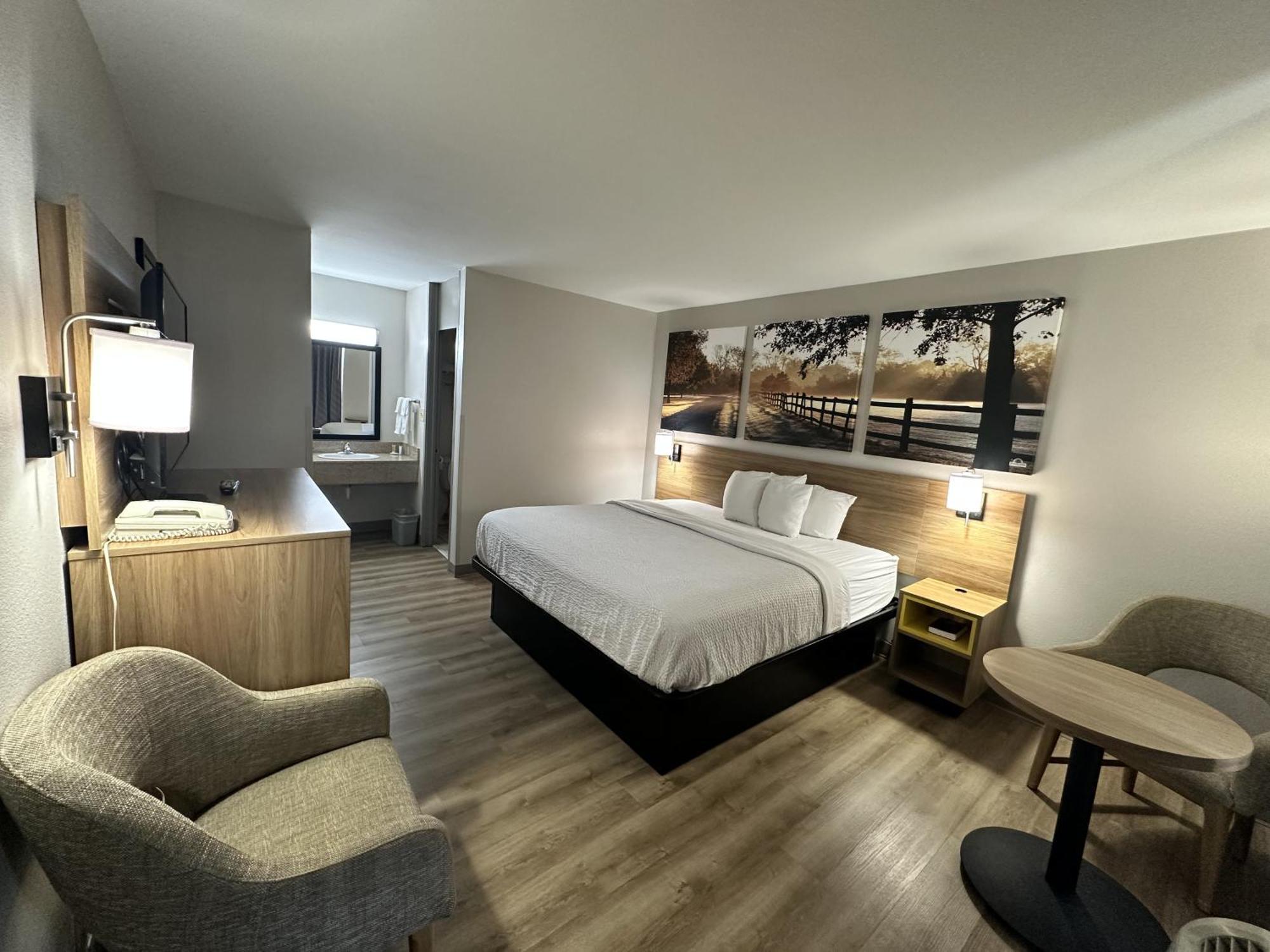 Days Inn By Wyndham Adel I-75 Экстерьер фото