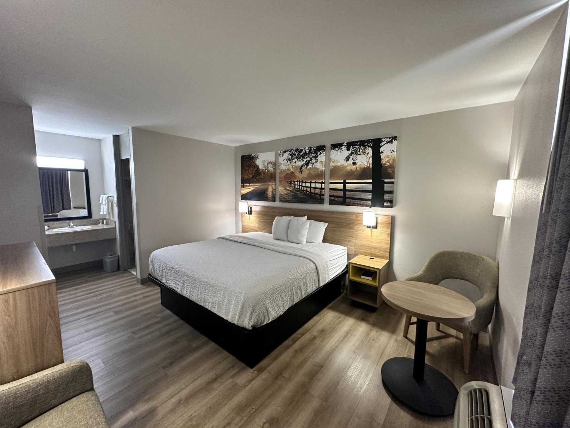 Days Inn By Wyndham Adel I-75 Экстерьер фото