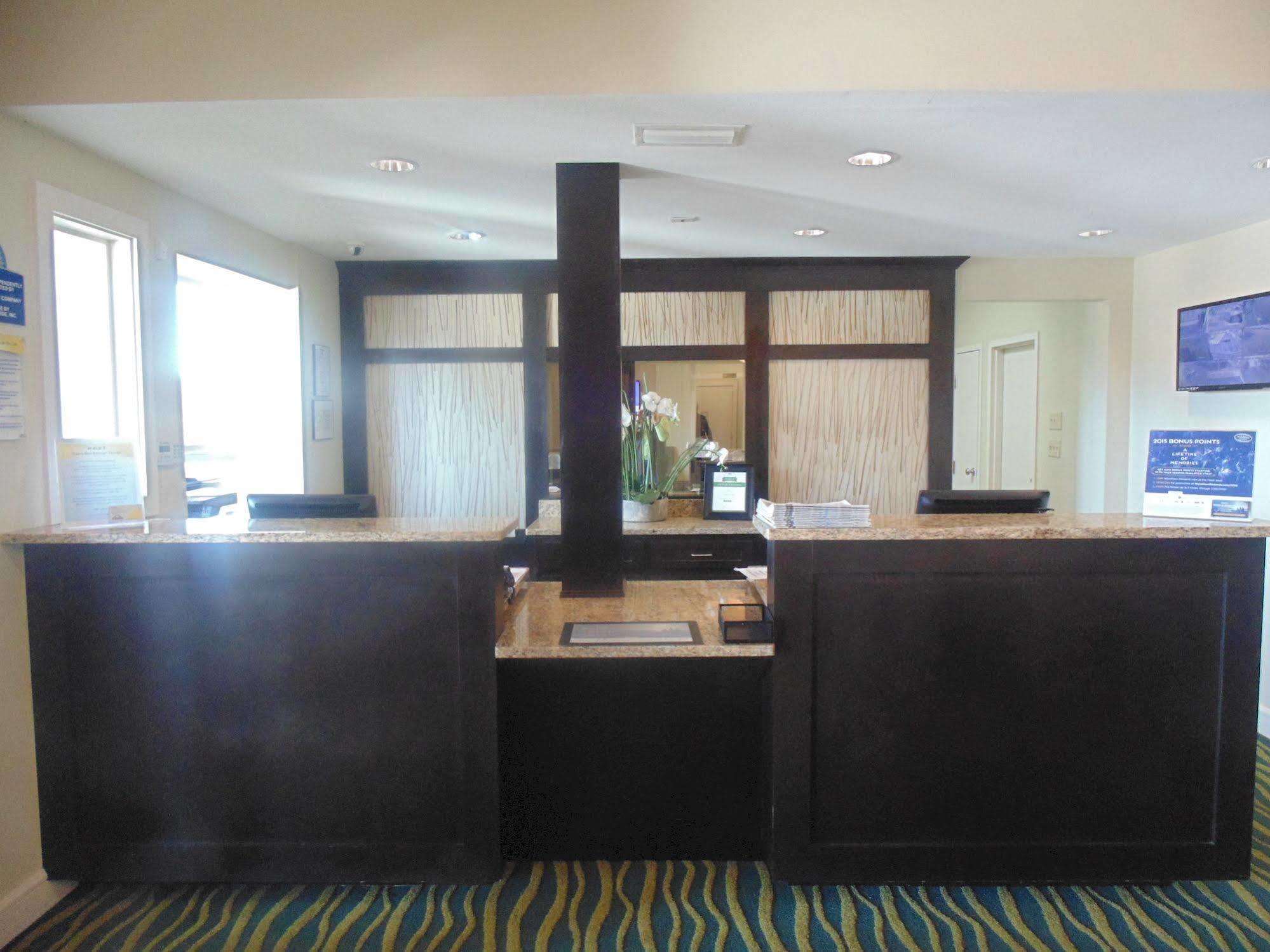 Days Inn By Wyndham Adel I-75 Экстерьер фото